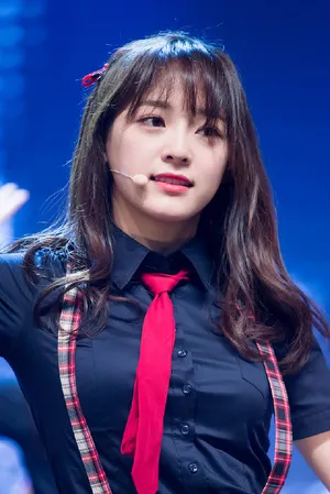 性感美女金世正制服诱惑图片_2