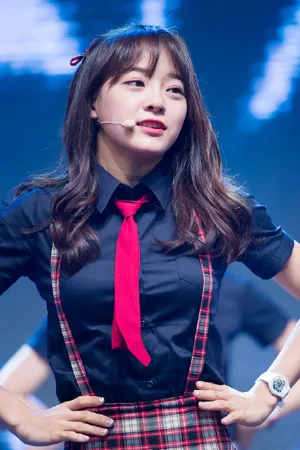 性感美女金世正制服诱惑图片_5