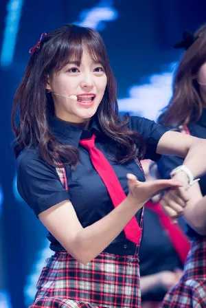性感美女金世正制服诱惑图片_6