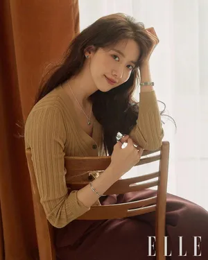 少女时代林允儿清纯甜笑写真图片_1