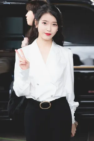 韩国美女明星李知恩性感写真图片