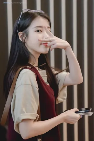 韩国美女明星李知恩性感写真图片