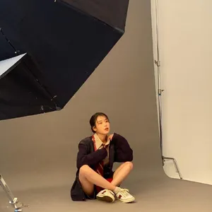 韩国美女明星李知恩优雅妩媚写真_4