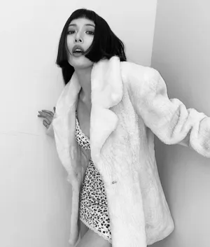 泫雅公主切低胸性感妩媚美照图片_5