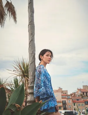 孙艺珍优雅性感杂志写真_6