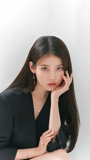 性感美女明星李知恩优雅个性写真