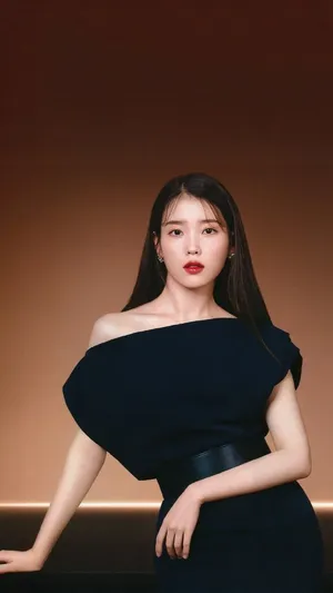 性感美女明星李知恩优雅个性写真_4
