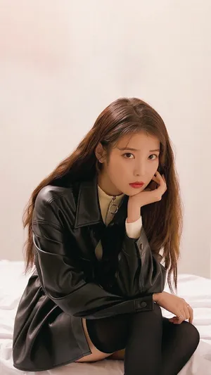 性感美女明星李知恩优雅个性写真_5