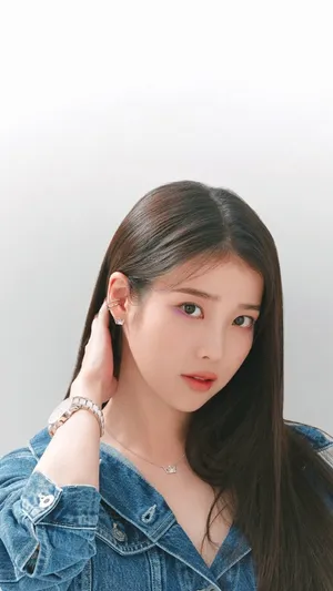 性感美女明星李知恩优雅个性写真_7