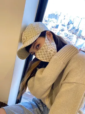 泫雅抹胸衣眼神慵懒迷离性感美照图片_4