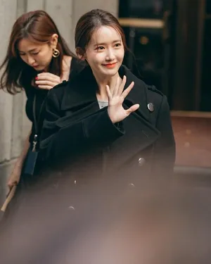优雅美女明星林允儿个性图片