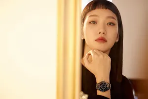 金高银短齐刘海简约高级感写真图片_2