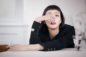 金高银优雅珠宝画报大片写真图片
