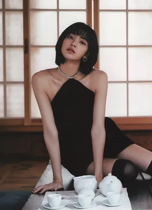 Lisa短发造型性感写真图片_2