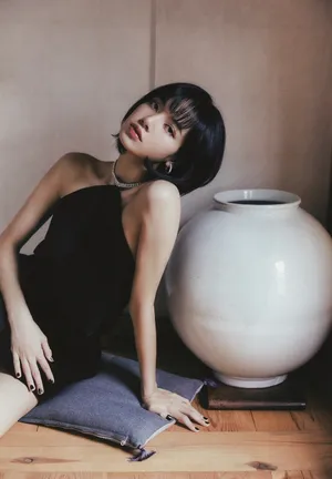 Lisa短发造型性感写真图片_4