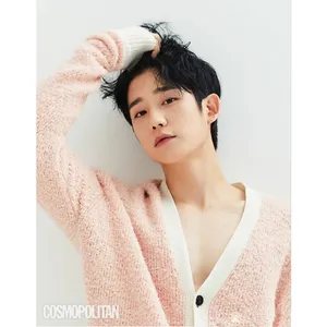 丁海寅宽松服装大片写真图片