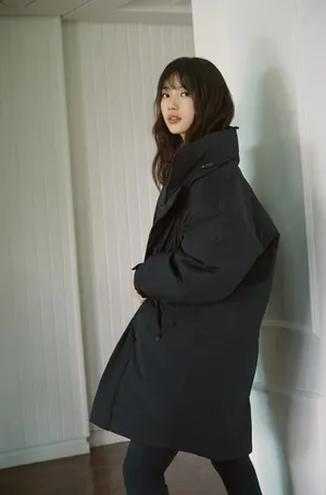 秀智穿羽绒服气质软萌可爱写真图片_5