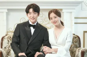 《恶之花》李准基文彩元剧中婚纱照甜美图片_2
