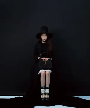 IU李智恩灯芯绒外套清纯灵动可爱写真图片_8