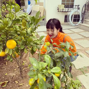泫雅背带裤清新俏丽美照图片