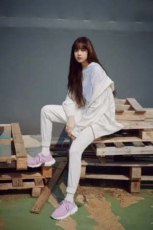 Lisa秋冬画报酷飒写真图片_8