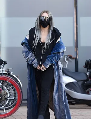 2NE1前成员CL超酷墨镜时尚街拍图片_2