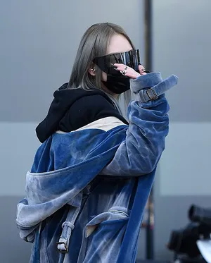 2NE1前成员CL超酷墨镜时尚街拍图片_8