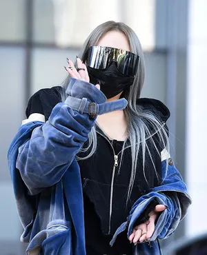 2NE1前成员CL超酷墨镜时尚街拍图片_9