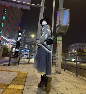 泫雅唐老鸭毛衫古灵精怪俏皮美照图片