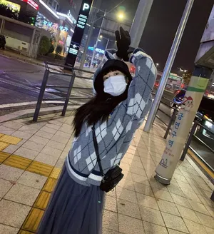 泫雅唐老鸭毛衫古灵精怪俏皮美照图片_3