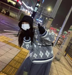 泫雅唐老鸭毛衫古灵精怪俏皮美照图片_6