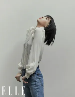Lisa百变性感中文杂志内页写真图片_11