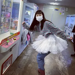 泫雅蓬蓬纱裙搞怪可爱街拍照图片_6