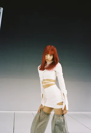 Lisa红发造型酷美写真图片_2