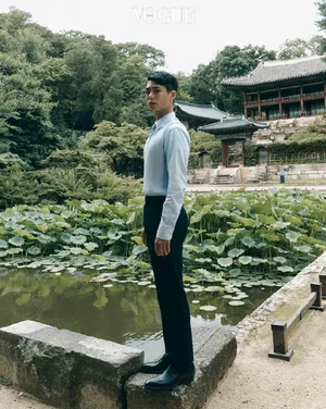 朴宝剑复古发型时尚写真图片_12