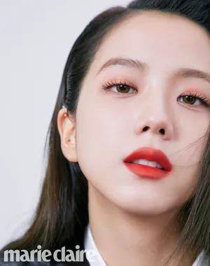 金智秀性感美艳动人杂志写真图片_2
