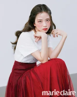 金智秀性感美艳动人杂志写真图片_6