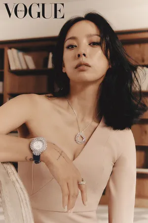 李孝利性感珠宝大片写真图片_1