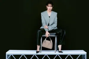 申敏儿干练小西装知性气质写真图片_5