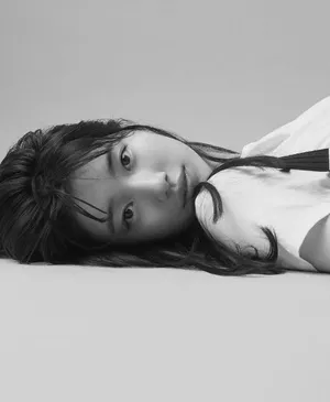 裴秀智绝美封面大片写真图片_8