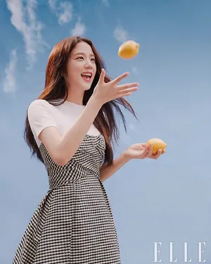 金智秀清甜少女感写真图片_2