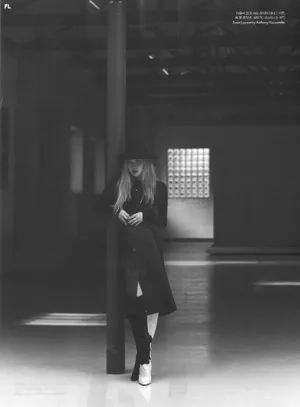 朴彩英黑白酷美内页写真图片_4