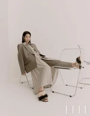 申敏儿气质画报写真图片