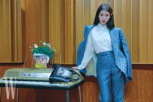 IU李知恩俏丽少女感写真图片
