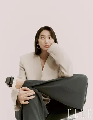 申敏儿ELLEKorea四月刊封面写真图片_6