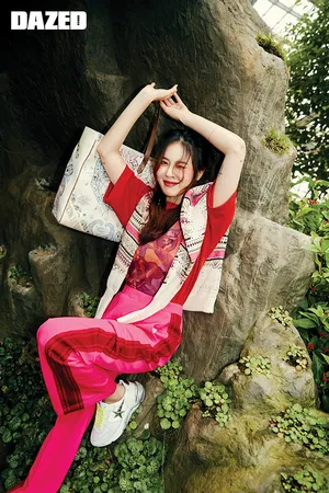 金泫雅金晓钟DAZEDKOREA四月刊封面写真