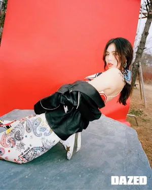 金泫雅金晓钟DAZEDKorea四月刊杂志写真_4