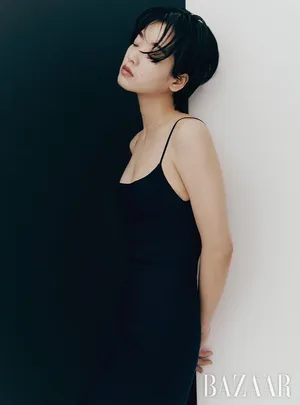 李珠英Harper'sBazaarKorea四月刊封面写真_2