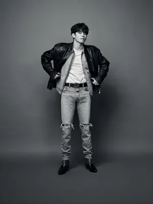 邕圣祐VogueKorea四月刊封面写真_4