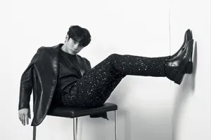 邕圣祐VogueKorea四月刊封面写真_12